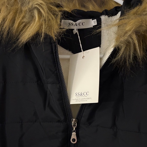 Black Floral Kids Puffer Jacket with Faux Fur Hood - Picture 4 of 6